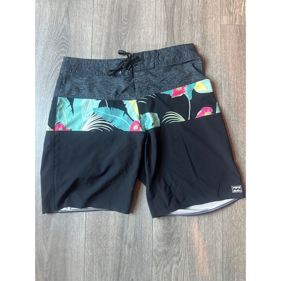 Billabong Men's Tribong Pro 18" Surfing Boardshorts - Size 31 - NWOT